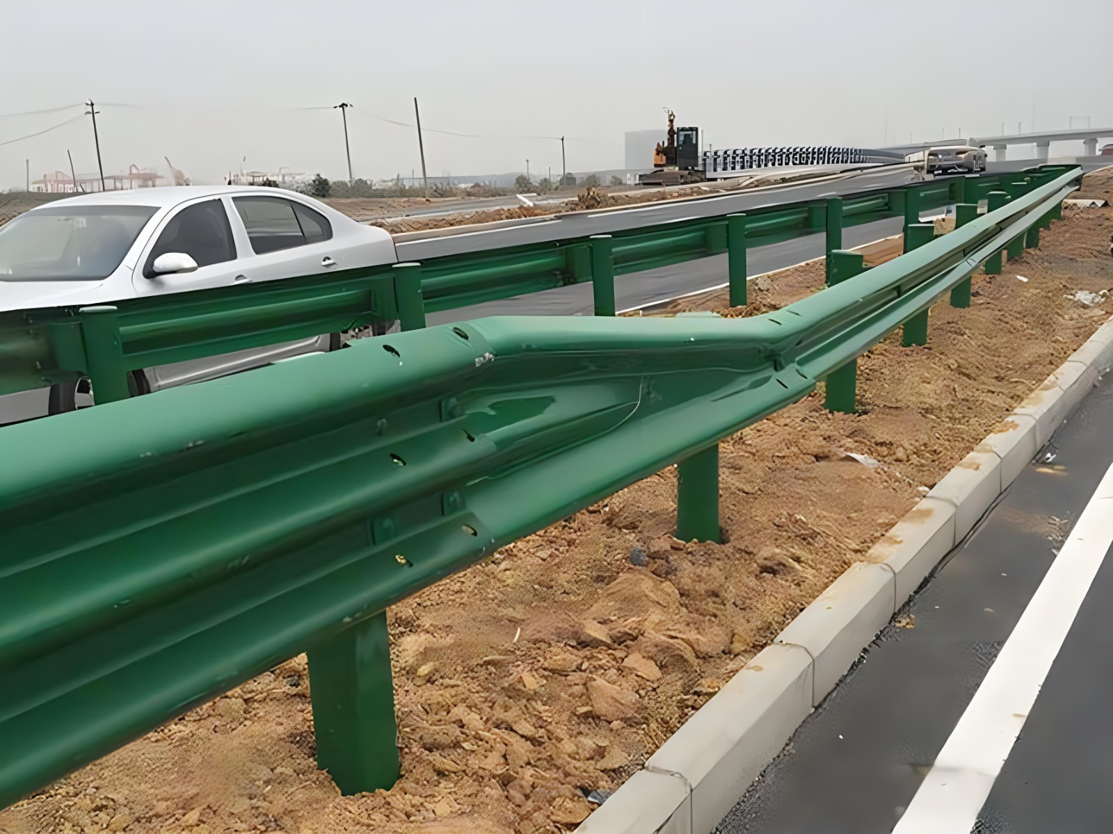 南平高速波形护栏板日常维护方案确保道路安全新举措